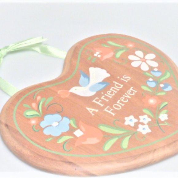 WOOD HEART A Friend is Forever Solid Wood Plaque Handmade Plaque Hand Painted - Picture 1 of 3